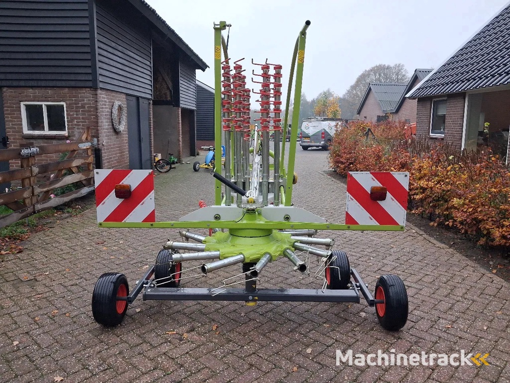 Claas Liner 420 en 450 hark