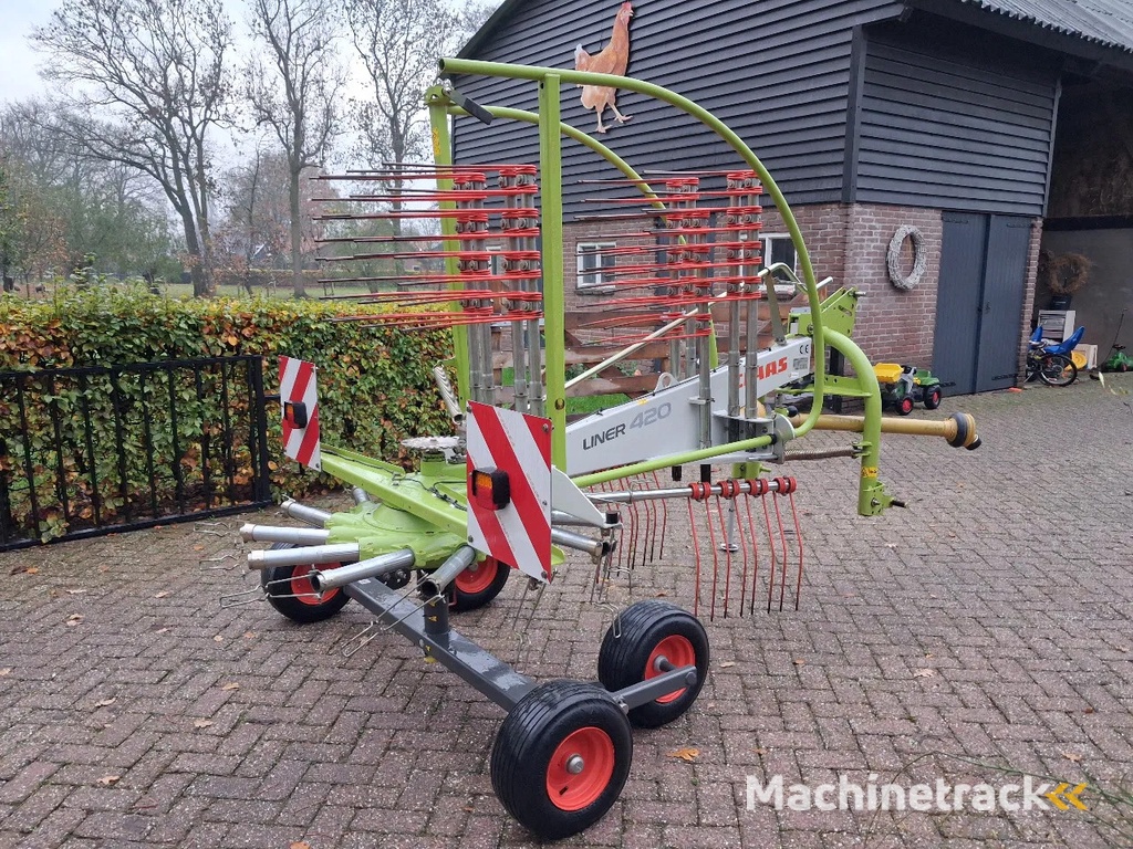 Claas Liner 420 en 450 hark