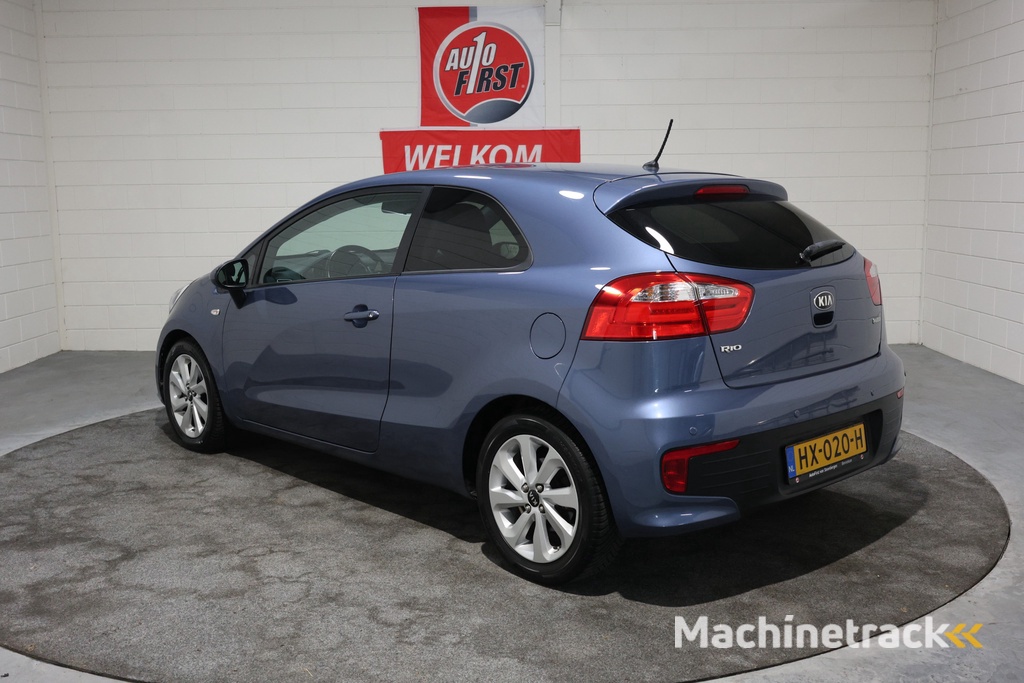 Kia Rio 1.2 CVVT DynamicLine, Volledig onderhouden, Keurige auto, Cruise control, Airco, Lichtmetaal met all season, Radio blue tooth, Parkeersensoren achter