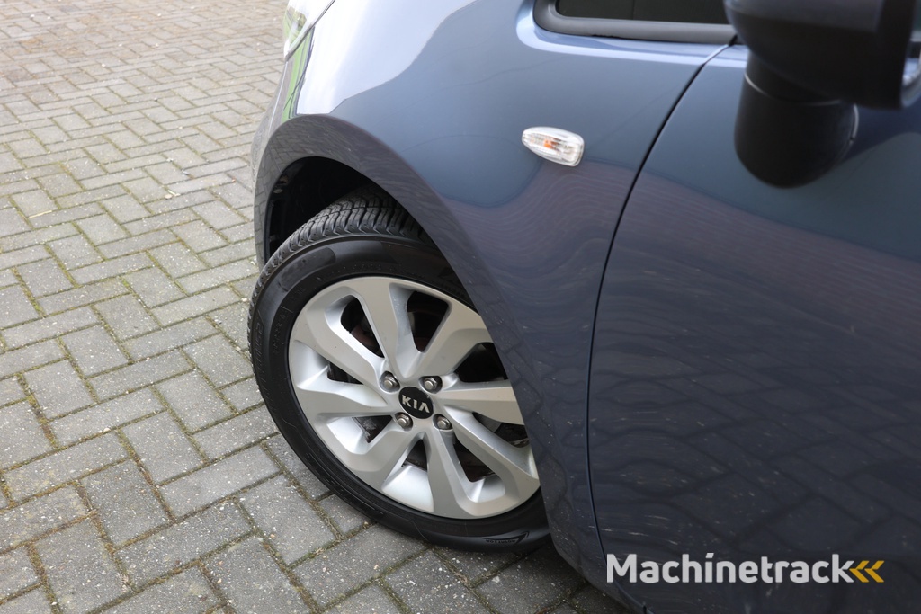 Kia Rio 1.2 CVVT DynamicLine, Volledig onderhouden, Keurige auto, Cruise control, Airco, Lichtmetaal met all season, Radio blue tooth, Parkeersensoren achter