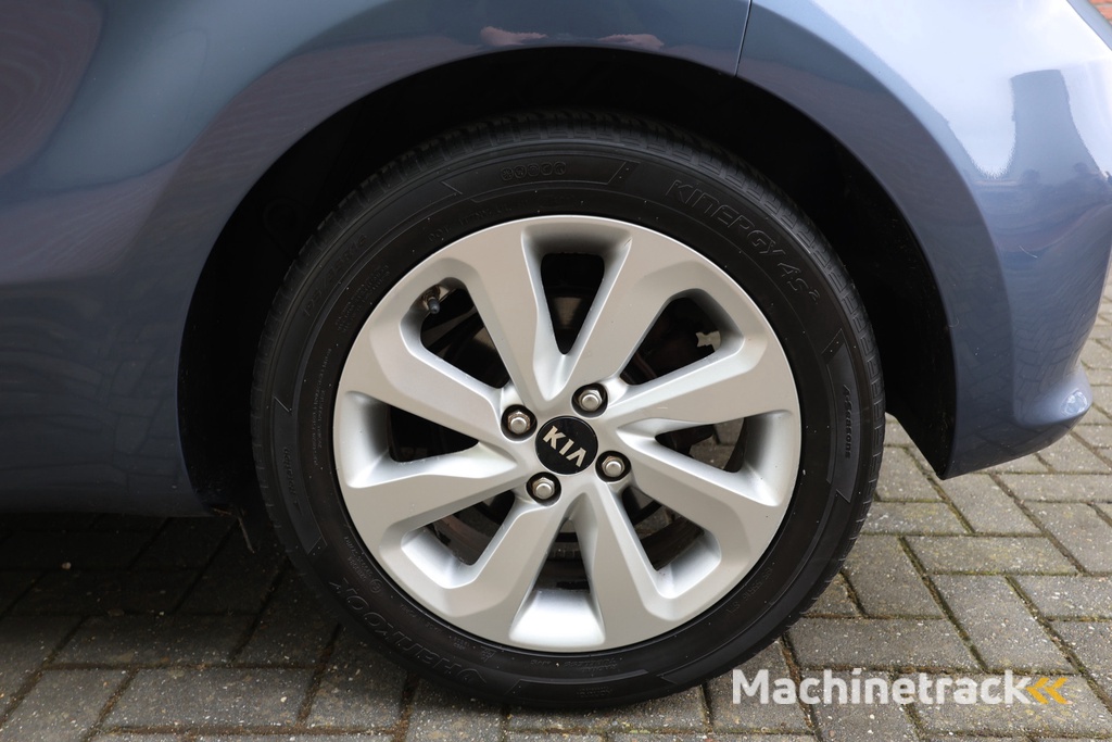 Kia Rio 1.2 CVVT DynamicLine, Volledig onderhouden, Keurige auto, Cruise control, Airco, Lichtmetaal met all season, Radio blue tooth, Parkeersensoren achter