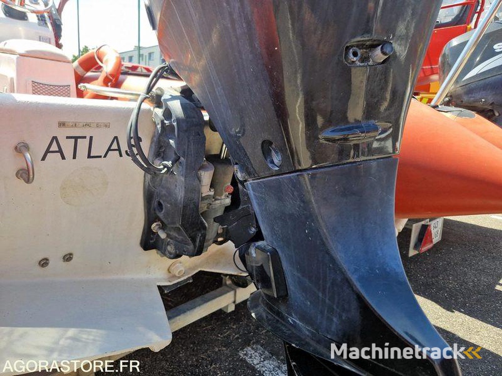 Zeppelin Commande-15