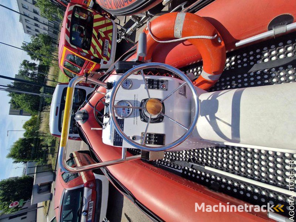 Zeppelin Commande-15