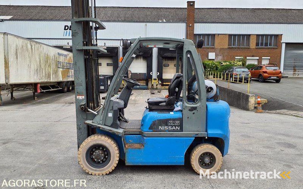 Nissan UD02A25PQ-3F550