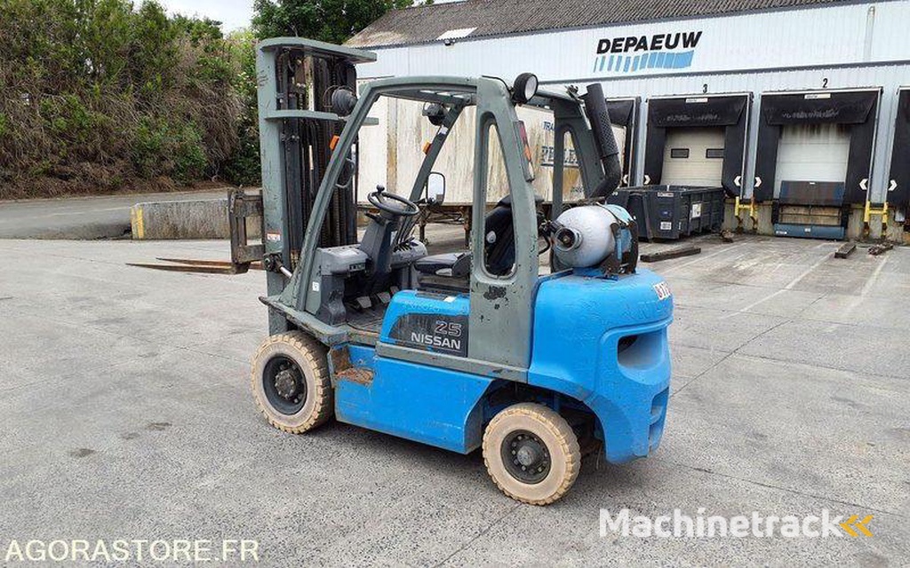 Nissan UD02A25PQ-3F550