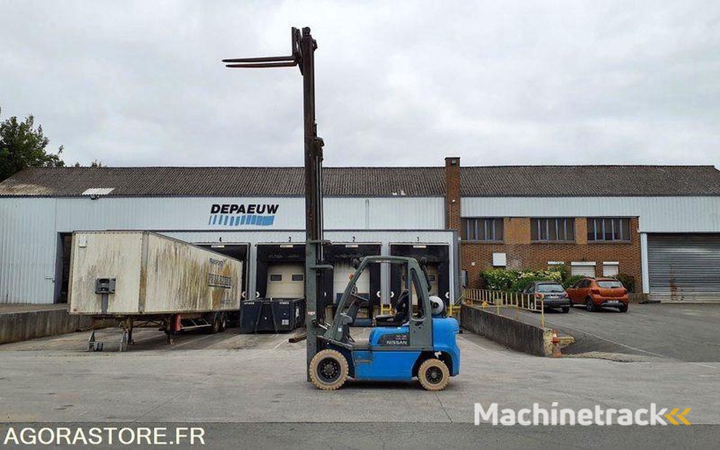 Nissan UD02A25PQ-3F550