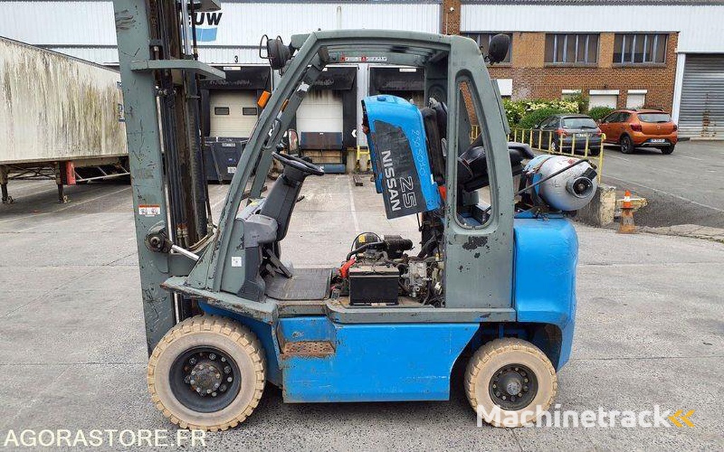 Nissan UD02A25PQ-3F550