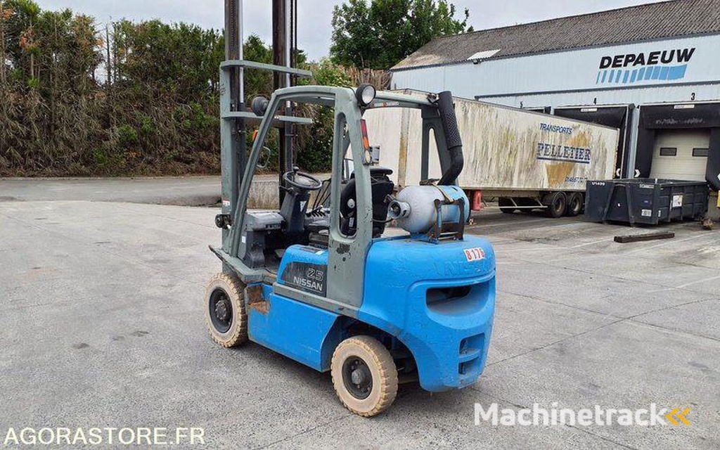 Nissan UD02A25PQ-3F550