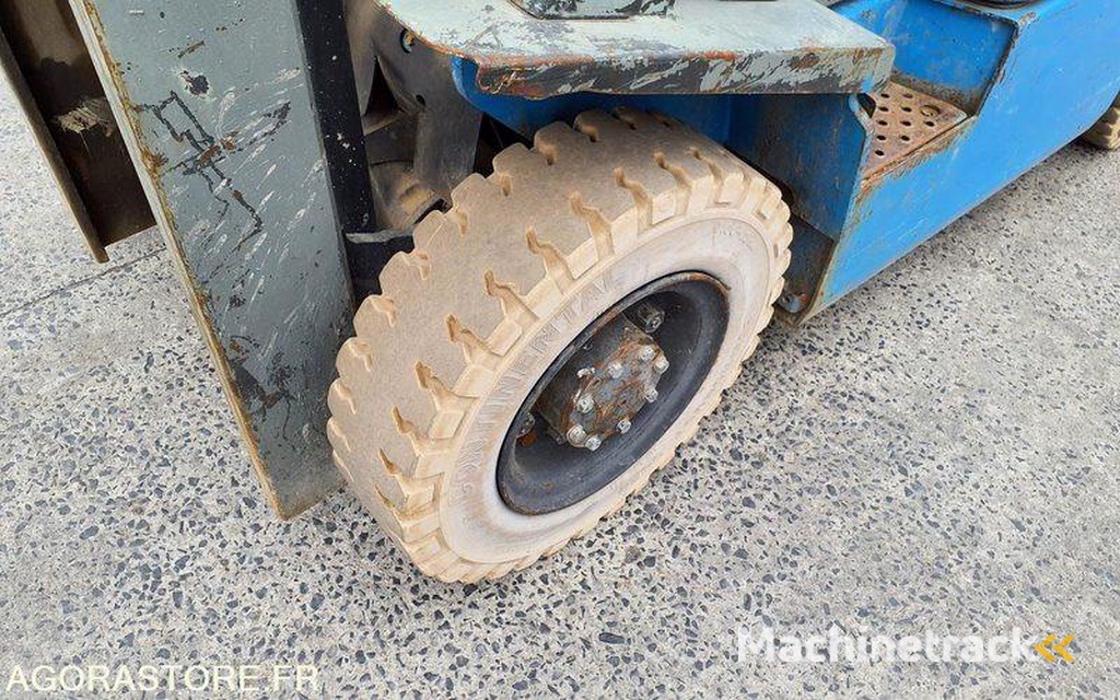 Nissan UD02A25PQ-3F550