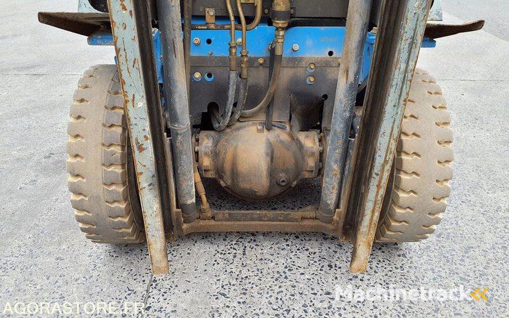 Nissan UD02A25PQ-3F550