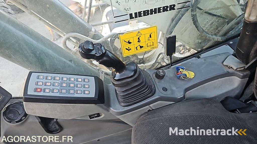 Liebherr R926LC