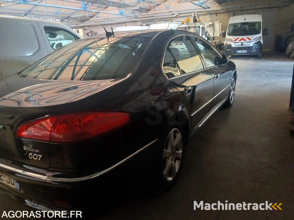 Peugeot 607