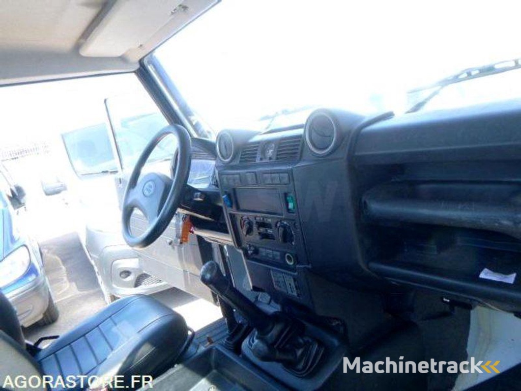 Land Rover DEFENDER-PICKUP