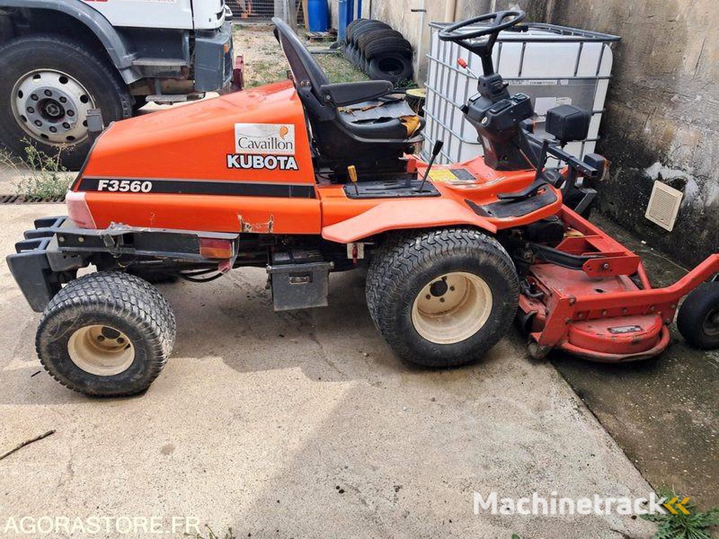 Kubota F3560-4-cylindres-