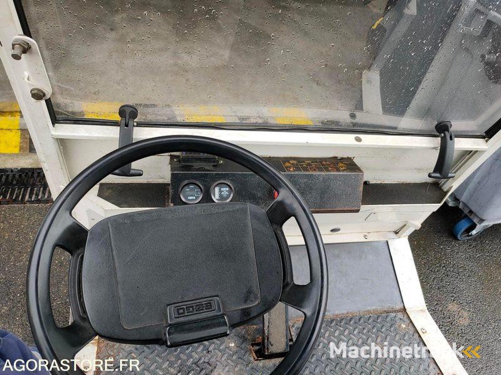 Ezgo INDUSTRIAL 875 E