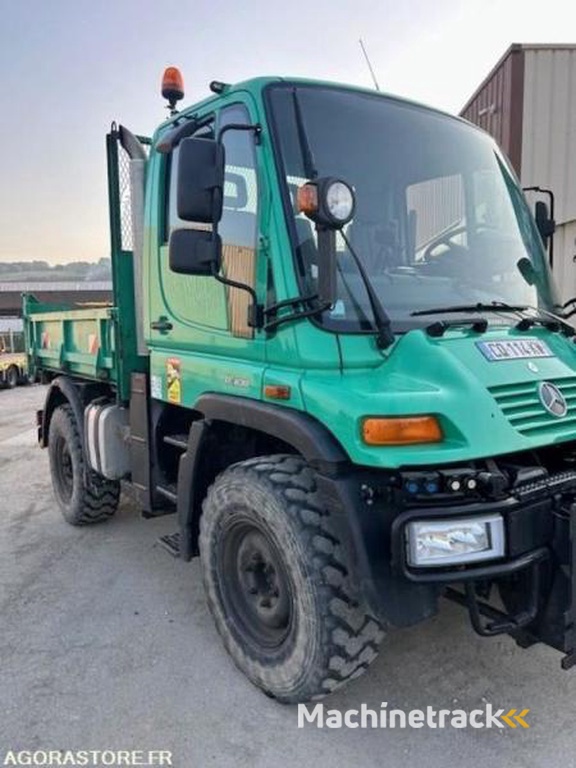 Mercedes Unimog