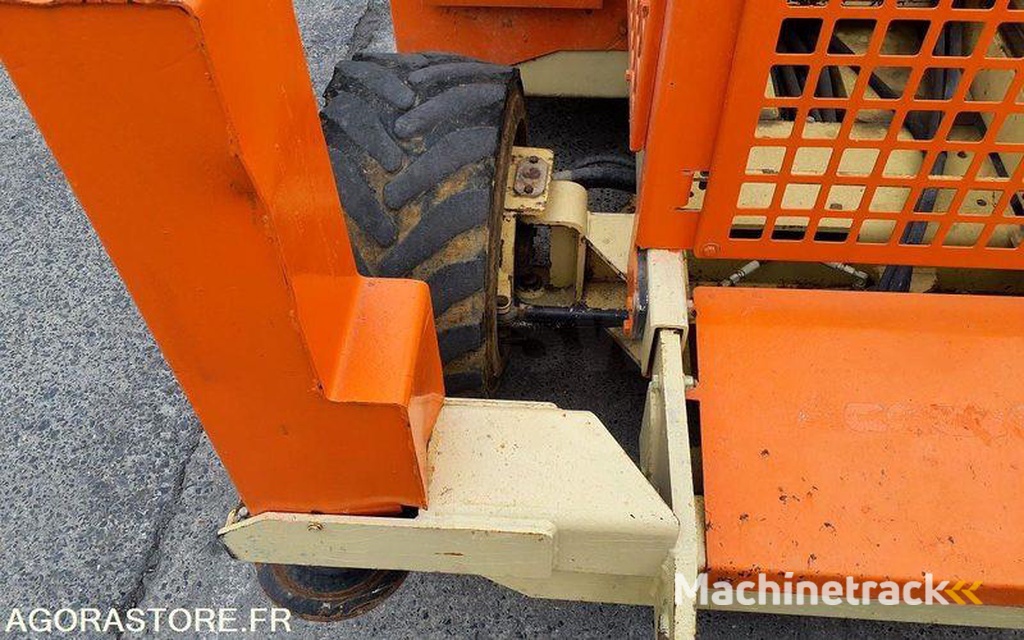 JLG 260MRT