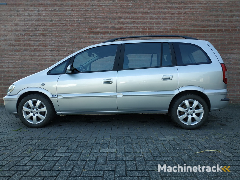 Opel Zafira 2.2-16V DTi Maxx