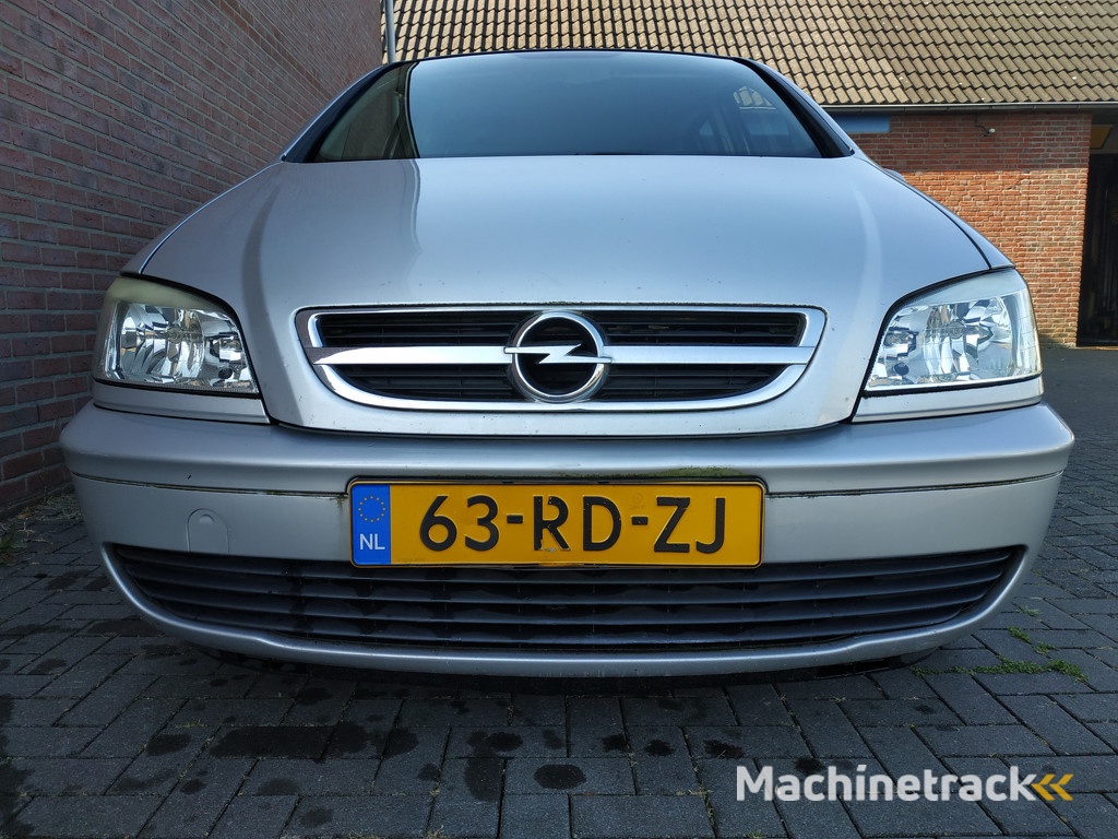 Opel Zafira 2.2-16V DTi Maxx
