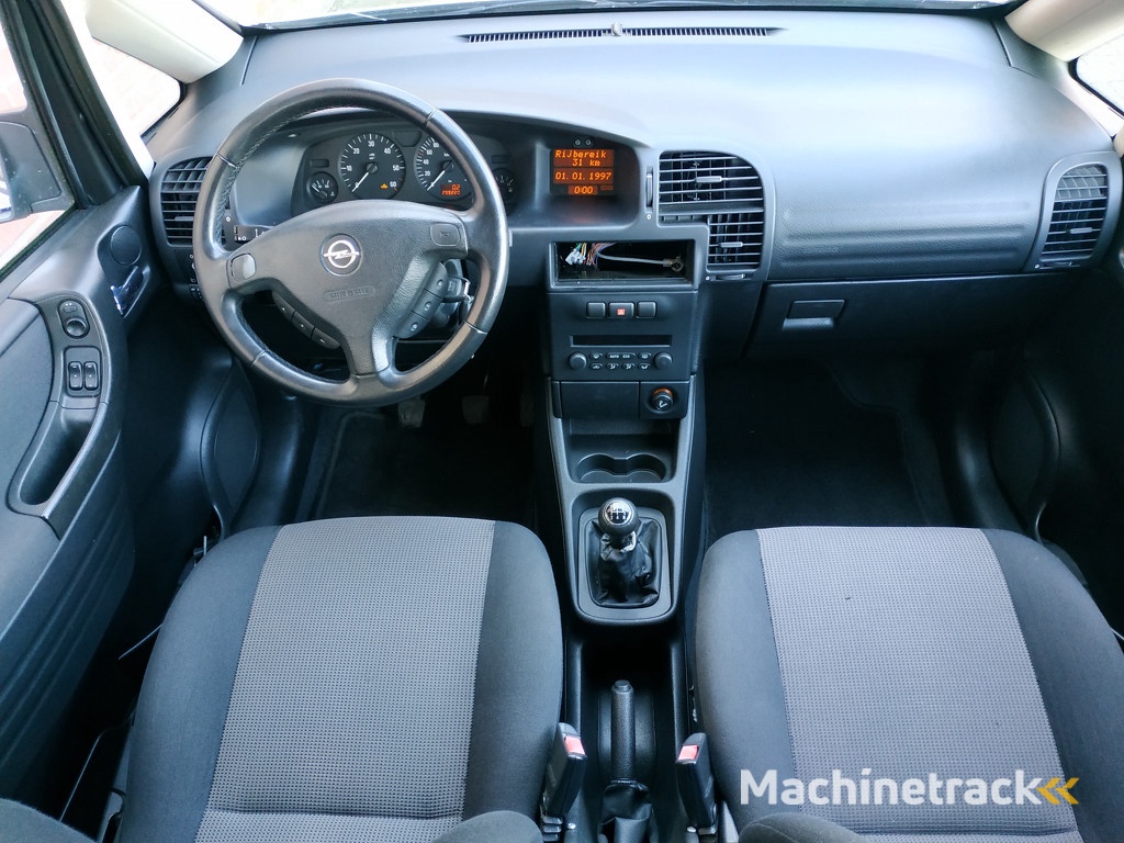 Opel Zafira 2.2-16V DTi Maxx