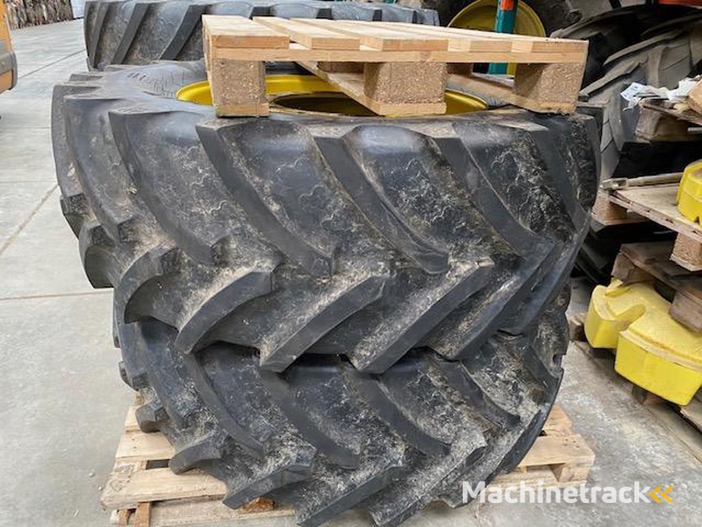 BKT Agrimax 620/70R46 + 540/65R34