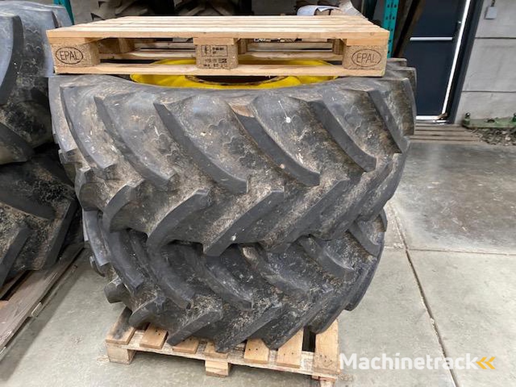 BKT Agrimax 620/70R46 + 540/65R34