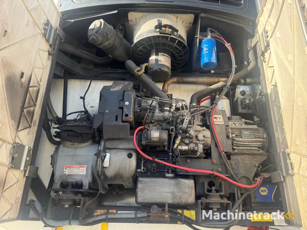 Gray and Adams 2016 Vector 1350 - MJG039