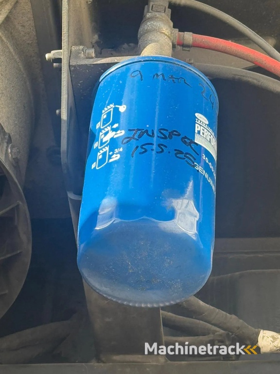 Gray and Adams 2016 Vector 1350 - MJG039