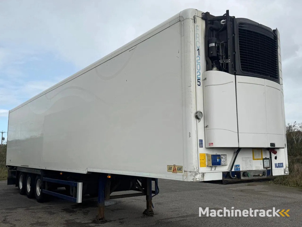 Gray and Adams 2015 Vector 1350 - MJG038