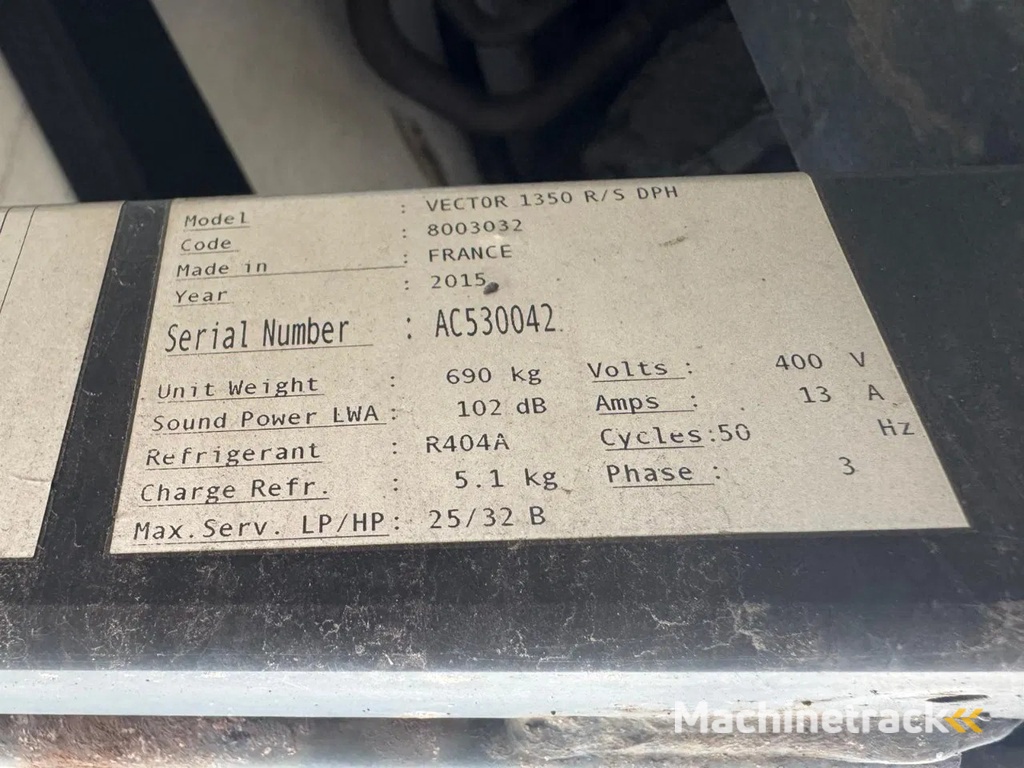 Gray and Adams 2015 Vector 1350 - MJG038