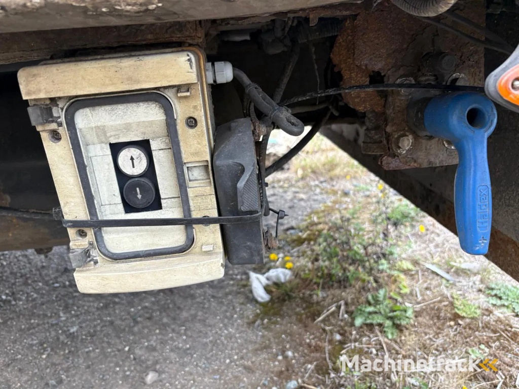 Gray and Adams 2010 Vector 1850 - D12