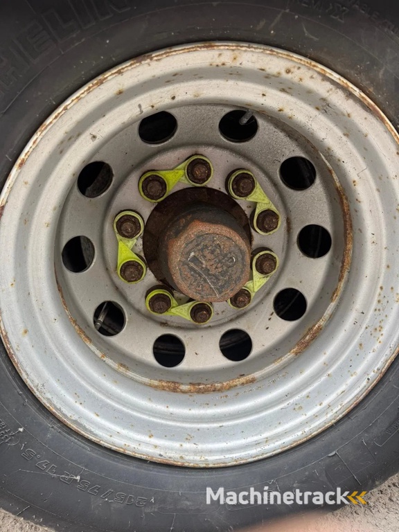 Gray and Adams 2010 Vector 1850 MT - D11