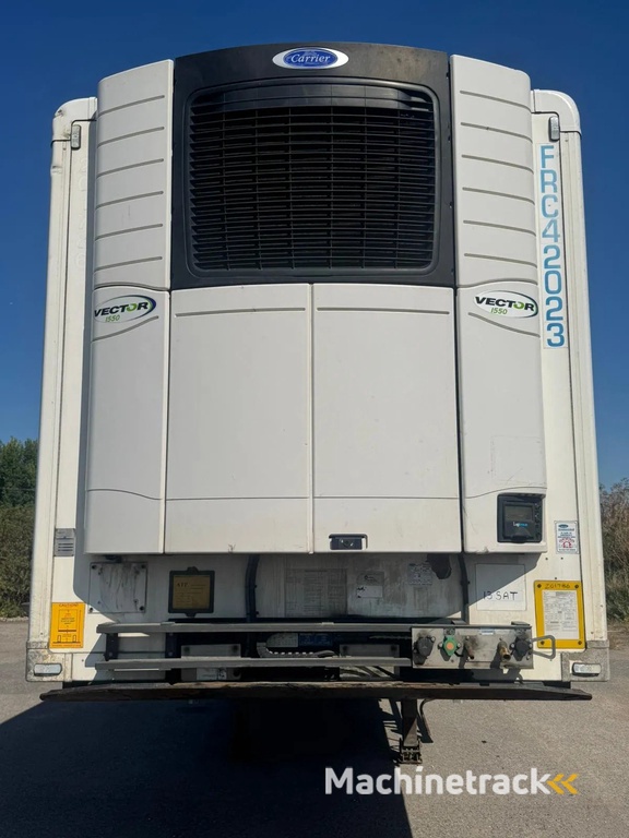 Gray and Adams 2017 Vector 1550 - 201786