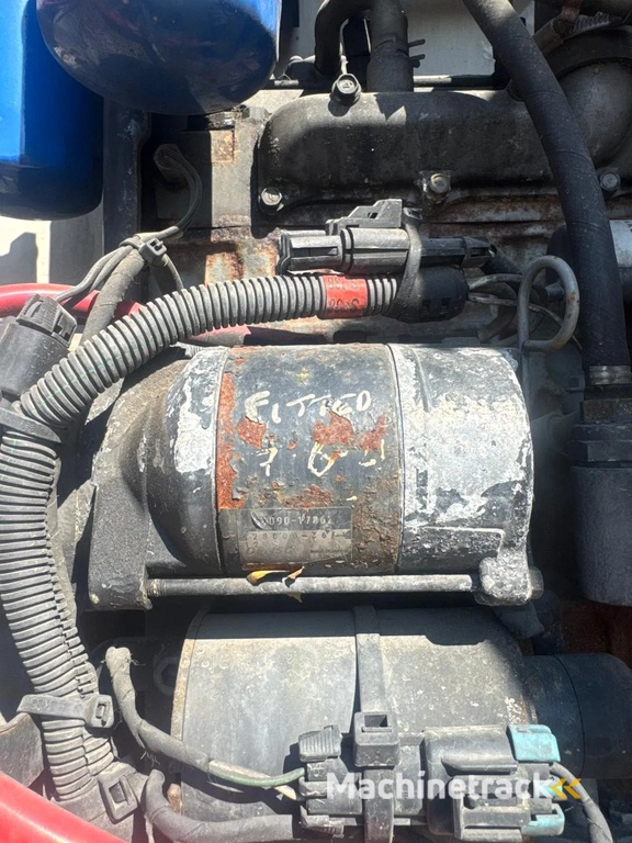 Gray and Adams 2017 Vector 1550 - 201786