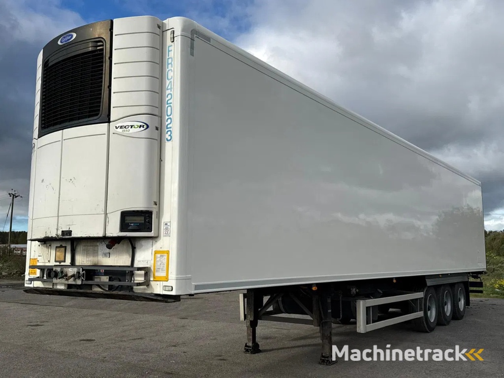 Gray and Adams 2017 Vector 1550 - 201784