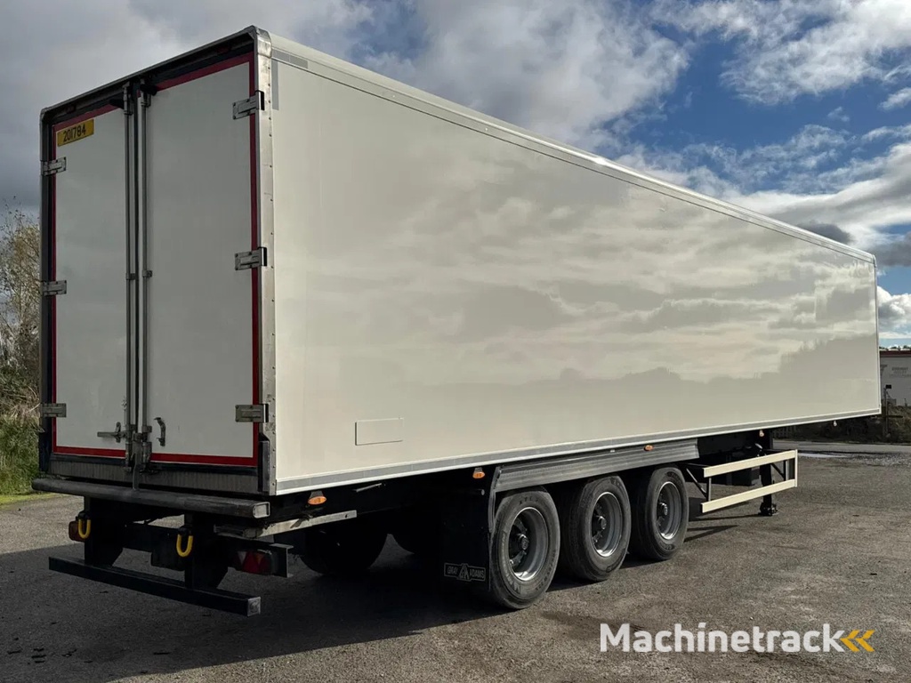 Gray and Adams 2017 Vector 1550 - 201784