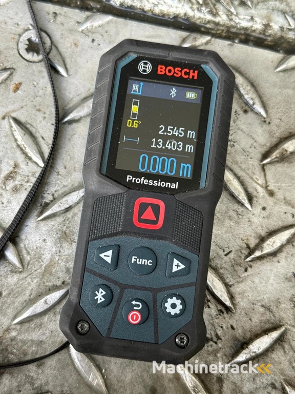 Gray and Adams 2017 Vector 1550 - 201784