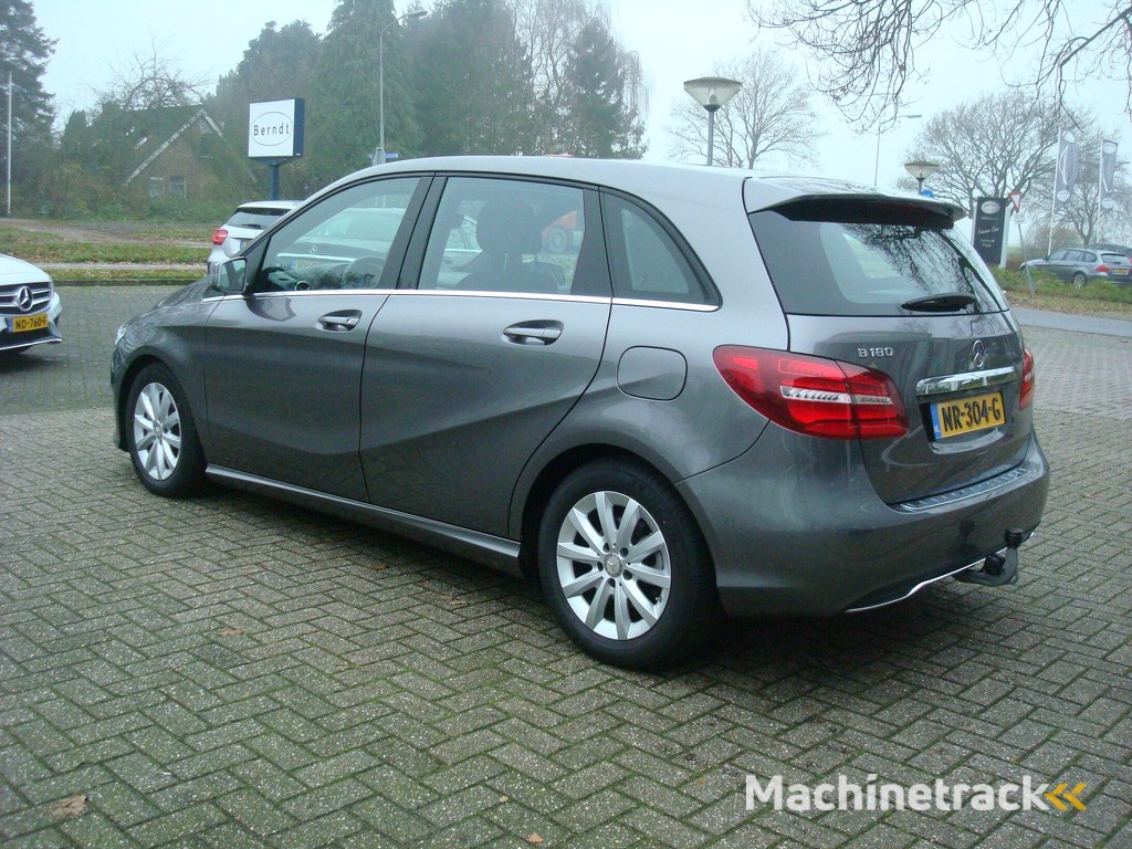 Mercedes-Benz B-Klasse 180 7G-AUT TREKH-Wegklapbaar Achteruitrij-Camera Led-High performance Cruise-Control Stoelverw