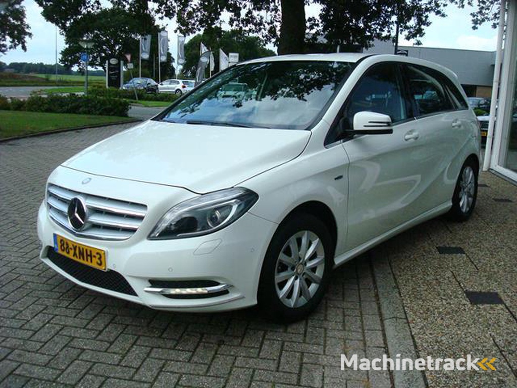 Mercedes-Benz B-Klasse 180 Ambition Navi PTS Climate-Control Cruise-Control Bi-Xenon