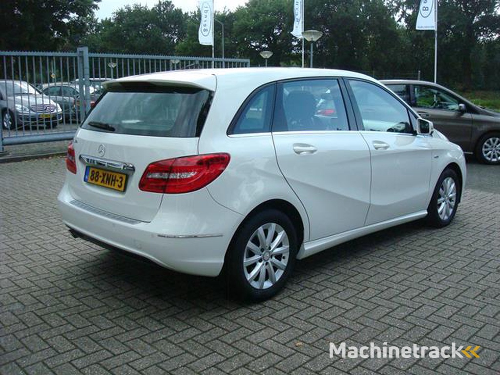 Mercedes-Benz B-Klasse 180 Ambition Navi PTS Climate-Control Cruise-Control Bi-Xenon