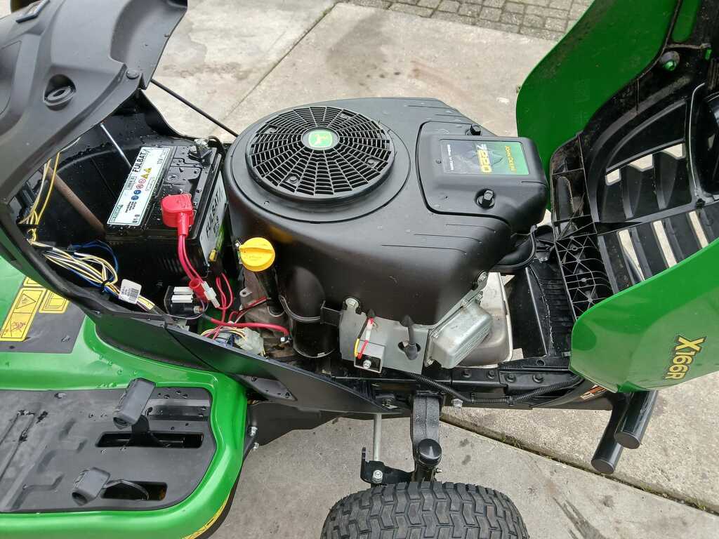 John Deere zitmaaier