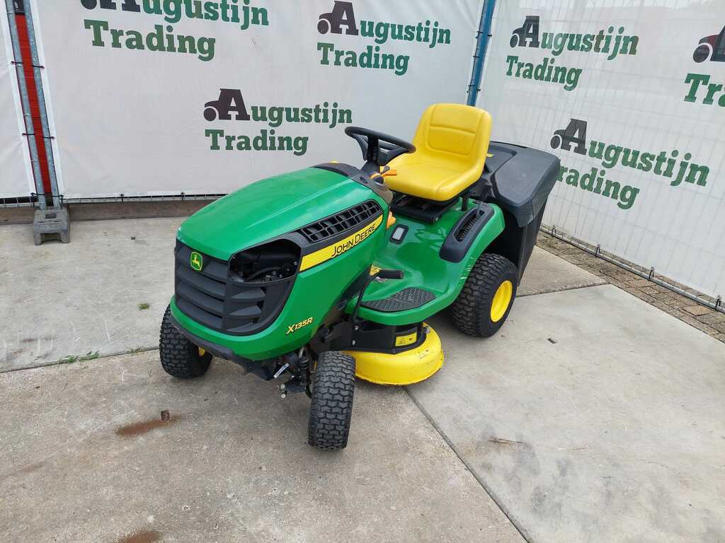 John Deere zitmaaier