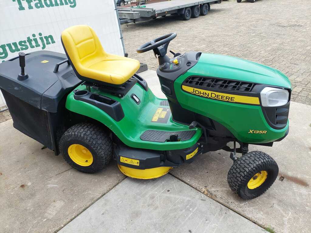 John Deere zitmaaier