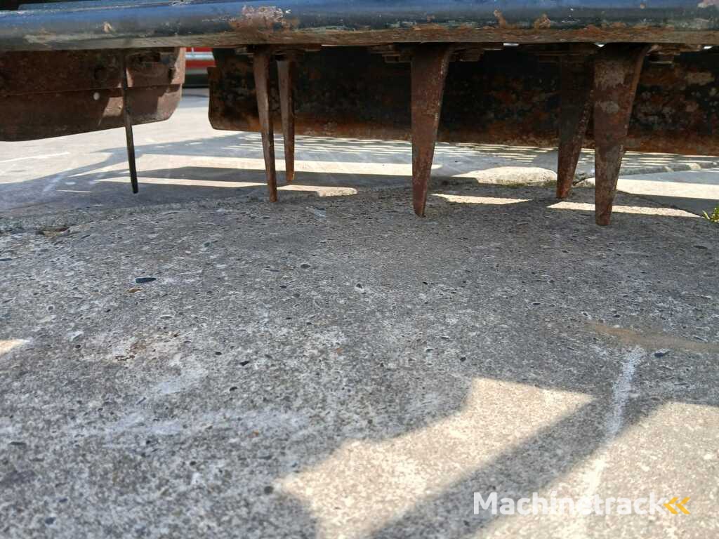 Trer MTZ 135 roterkopeg