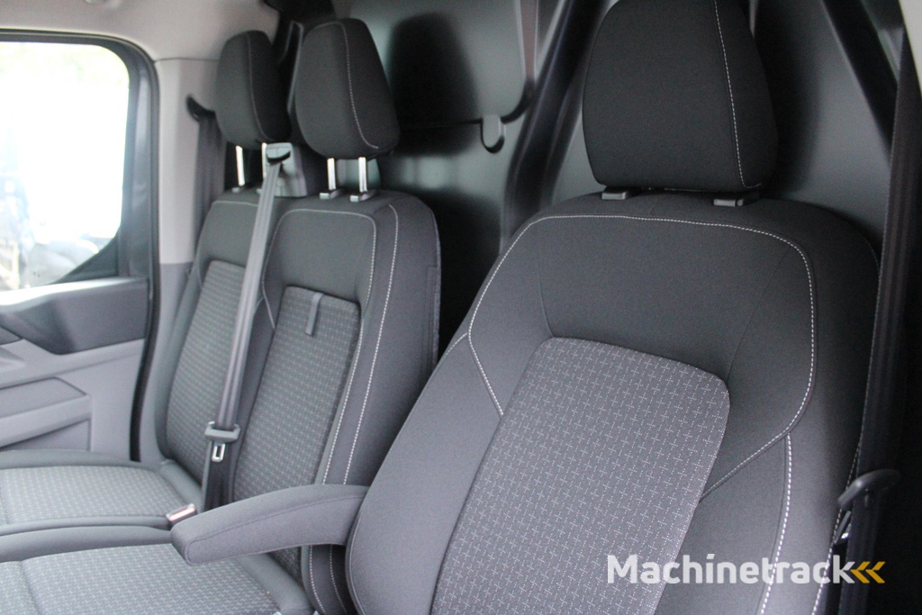 Ford Transit Custom 320 2.5 PHEV L2H1 Trend 232pk - 2x Schuifdeur - Adaptive Cruise - Blind Spot - Navigatie - Camera - Verwarmd Stuur - Rijklaar