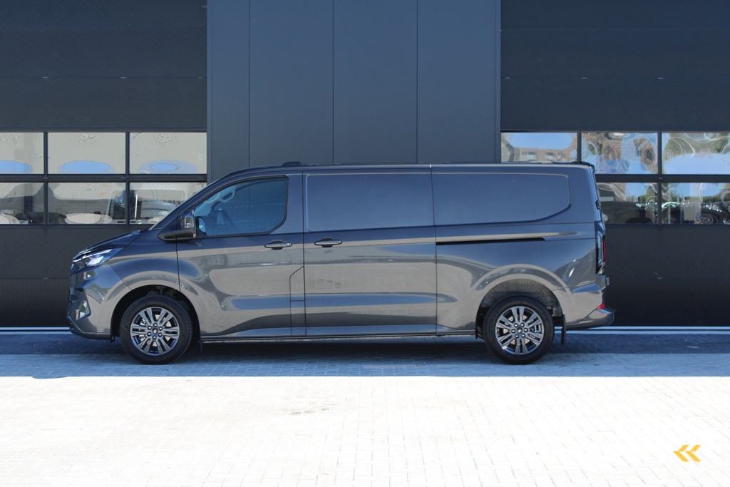 Ford Transit Custom 320 2.0 TDCI L2H1 Limited 150pk - 2x Schuifdeur - Adaptive Cruise - Verwarmd stuur - Blind spot - Navigatie - Camera - Draadloos laden - Rijklaar