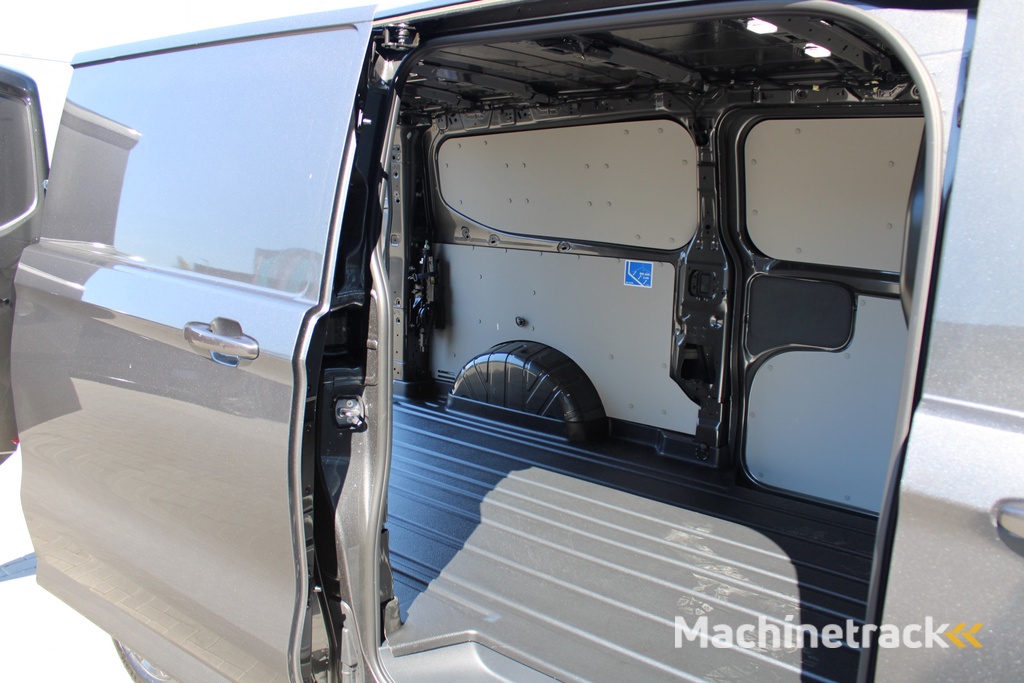 Ford Transit Custom 320 2.0 TDCI L2H1 Limited 150pk - 2x Schuifdeur - Adaptive Cruise - Verwarmd stuur - Blind spot - Navigatie - Camera - Draadloos laden - Rijklaar