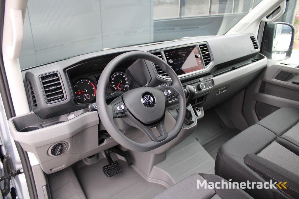 Volkswagen Crafter 35 2.0 TDI L3H3 177pk - LED koplampen - Navigatie - Geveerde stoel - Cruise - Camera - DAB - Parkeersensoren - Rijklaar