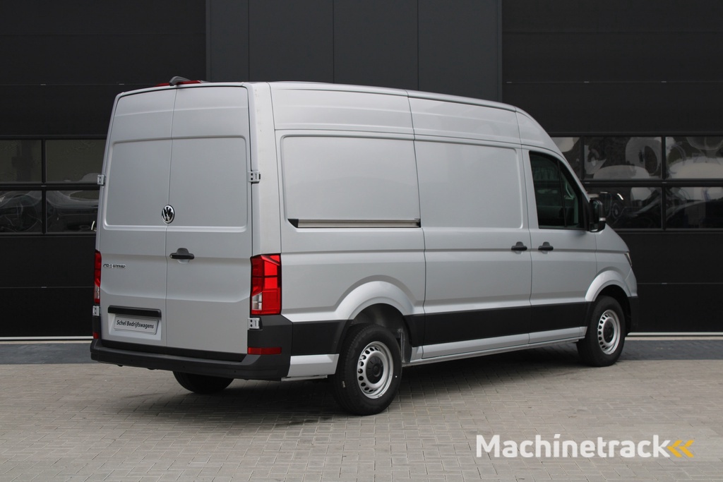 Volkswagen Crafter 35 2.0 TDI L3H3 177pk - LED koplampen - Navigatie - Geveerde stoel - Cruise - Camera - DAB - Parkeersensoren - Rijklaar