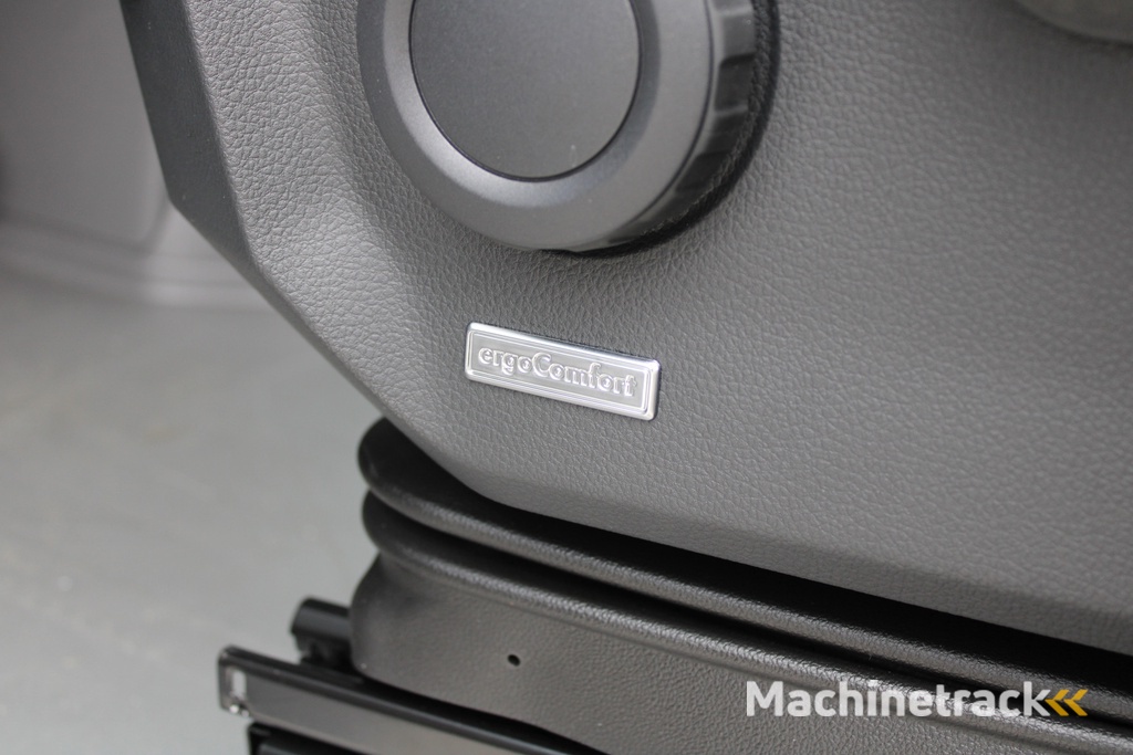 Volkswagen Crafter 35 2.0 TDI L3H3 177pk - LED koplampen - Navigatie - Geveerde stoel - Cruise - Camera - DAB - Parkeersensoren - Rijklaar